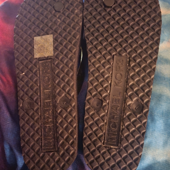 Brand new Michael Kors flip flops - Picture 5 of 6